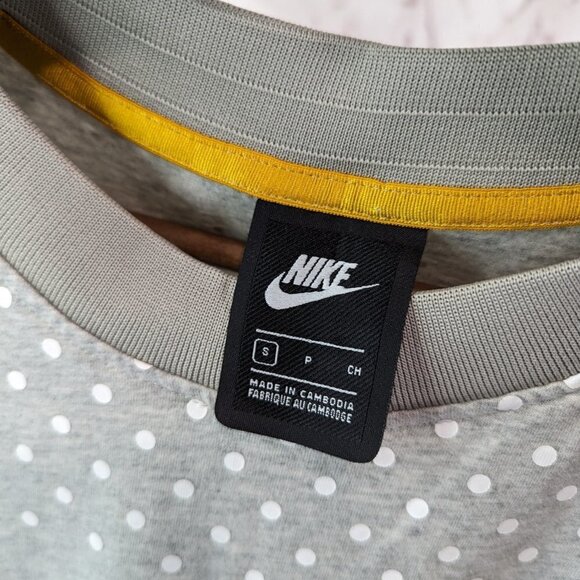 Nike T Shirt Women Small Gray Crop Tee Crop Polka Dot Yellow Short Sleeve 930539 - Picture 3 of 12